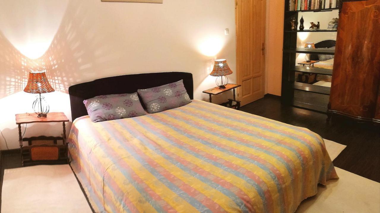 Vizaknai Apartmanhaz Székesfehérvár Exteriör bild