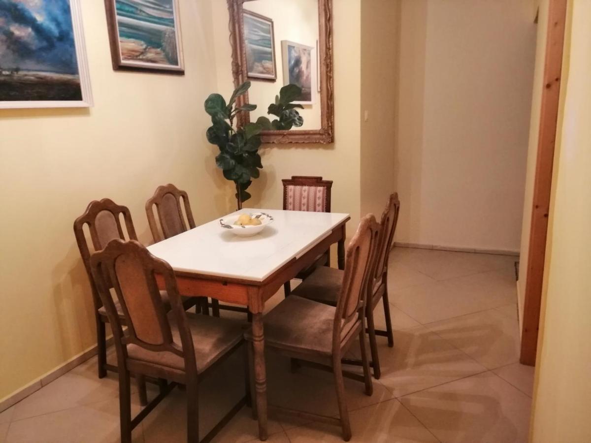 Vizaknai Apartmanhaz Székesfehérvár Exteriör bild